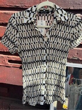 Y2k White and Black Geometric Short Sleeve Button-Up Blouse